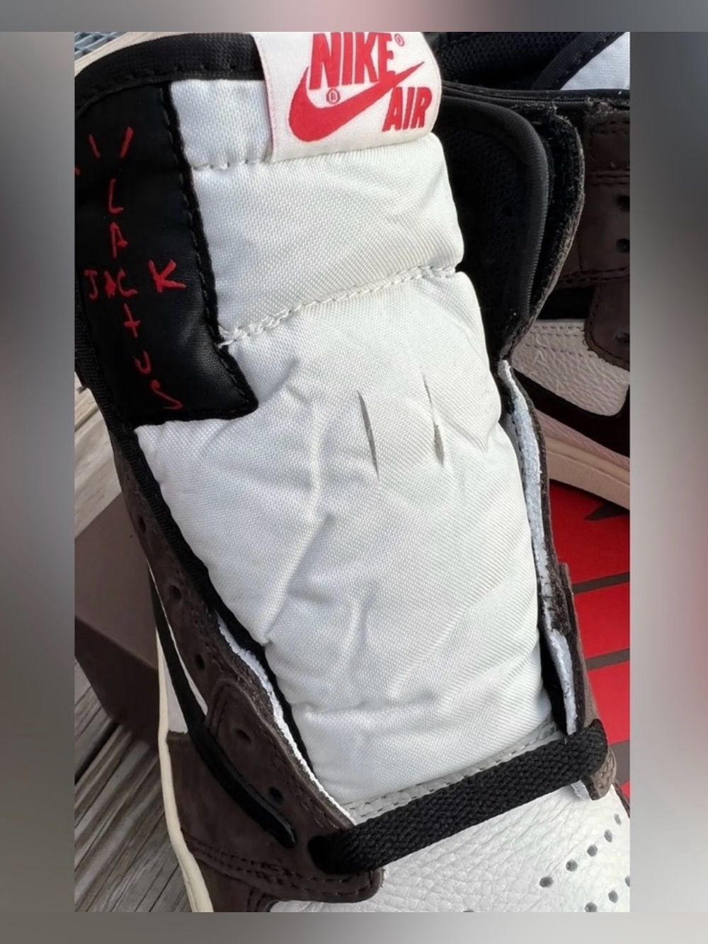 Air Jordan 1 High OG SP - Travis Scott “Mocha” ☕️ - Picture 2 of 10